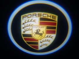 Проекция логотипа Porsche